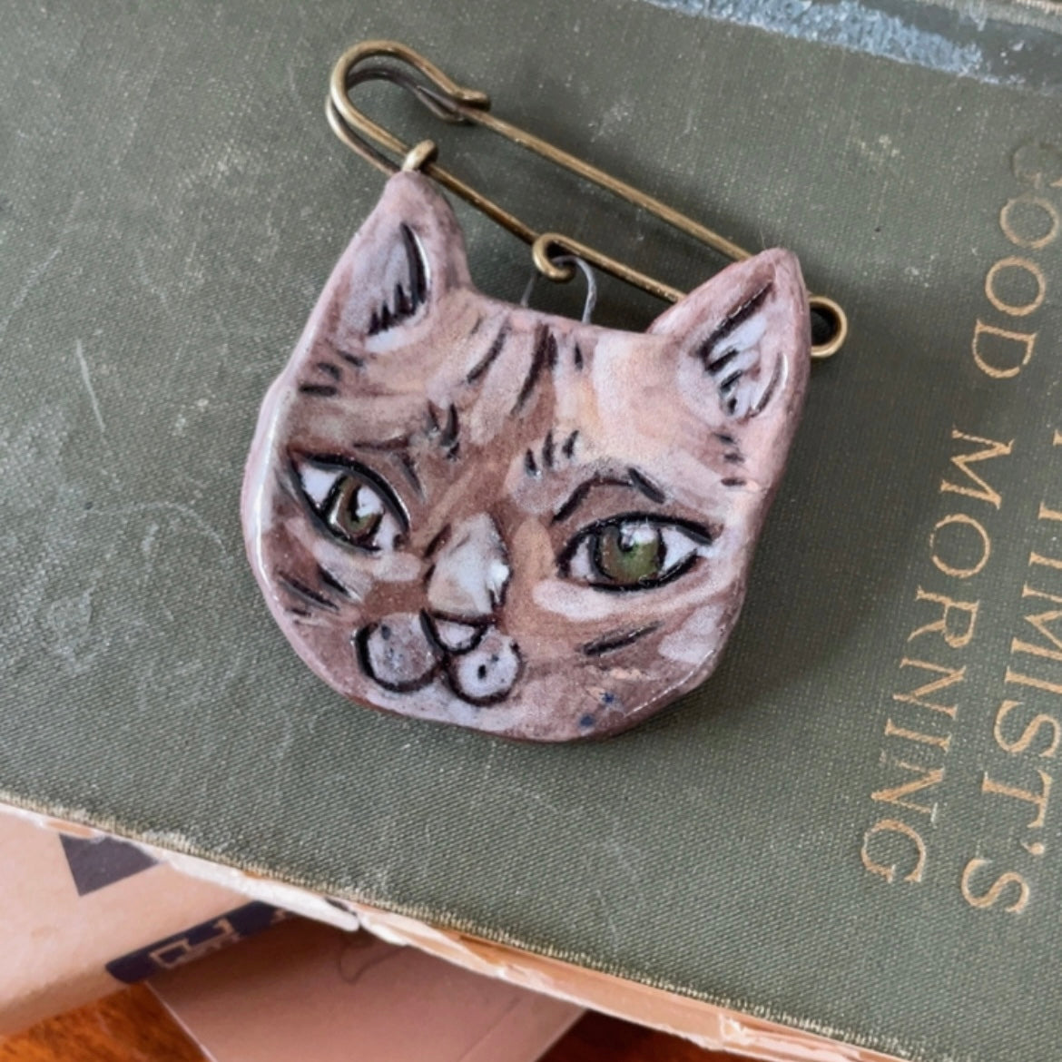 Cats & mouse Ceramic Pins