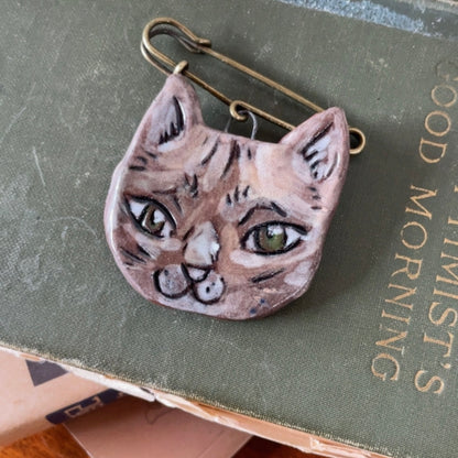 Cats & mouse Ceramic Pins